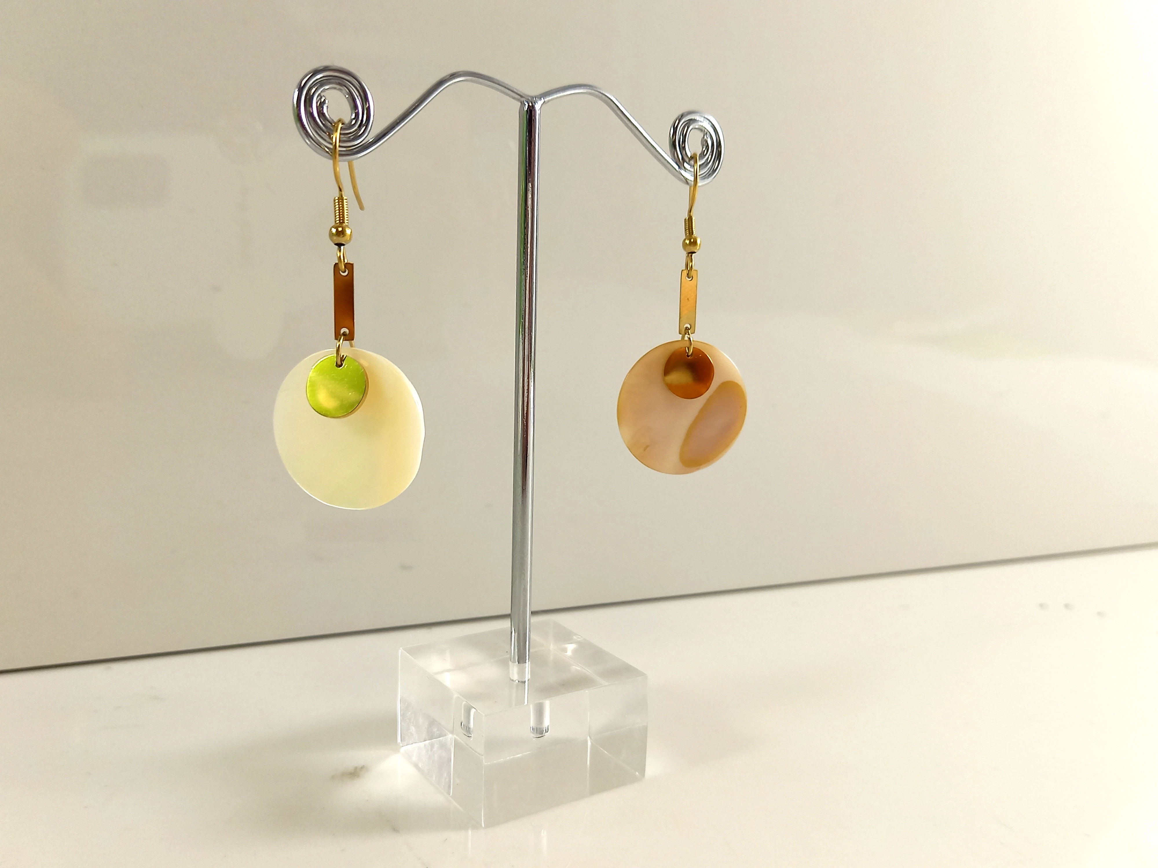 kolczyki-stal-pozlacana-okragla-muszelka-coins-material-15835-256