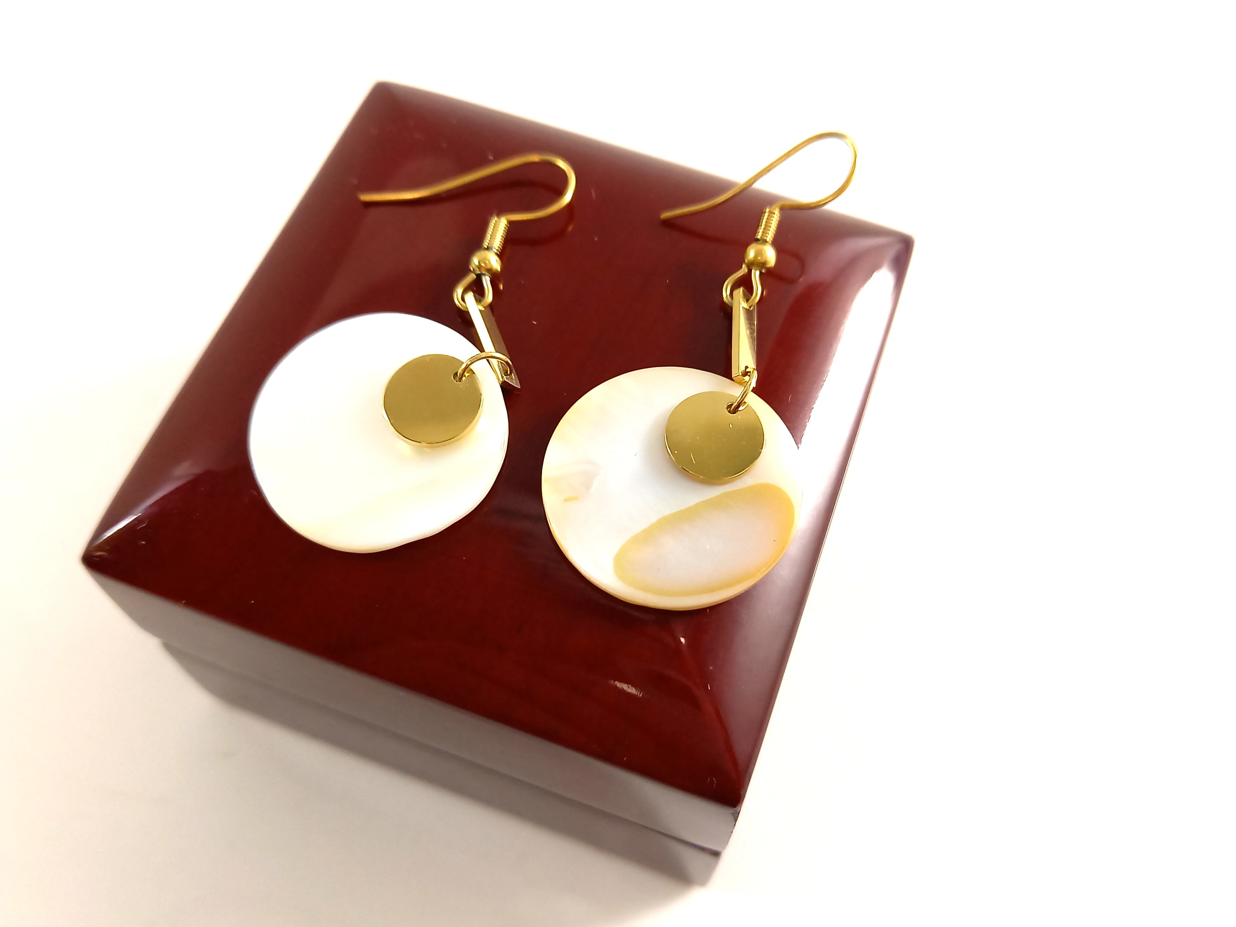 kolczyki-stal-pozlacana-okragla-muszelka-coins-ean-gtin-5905289675008