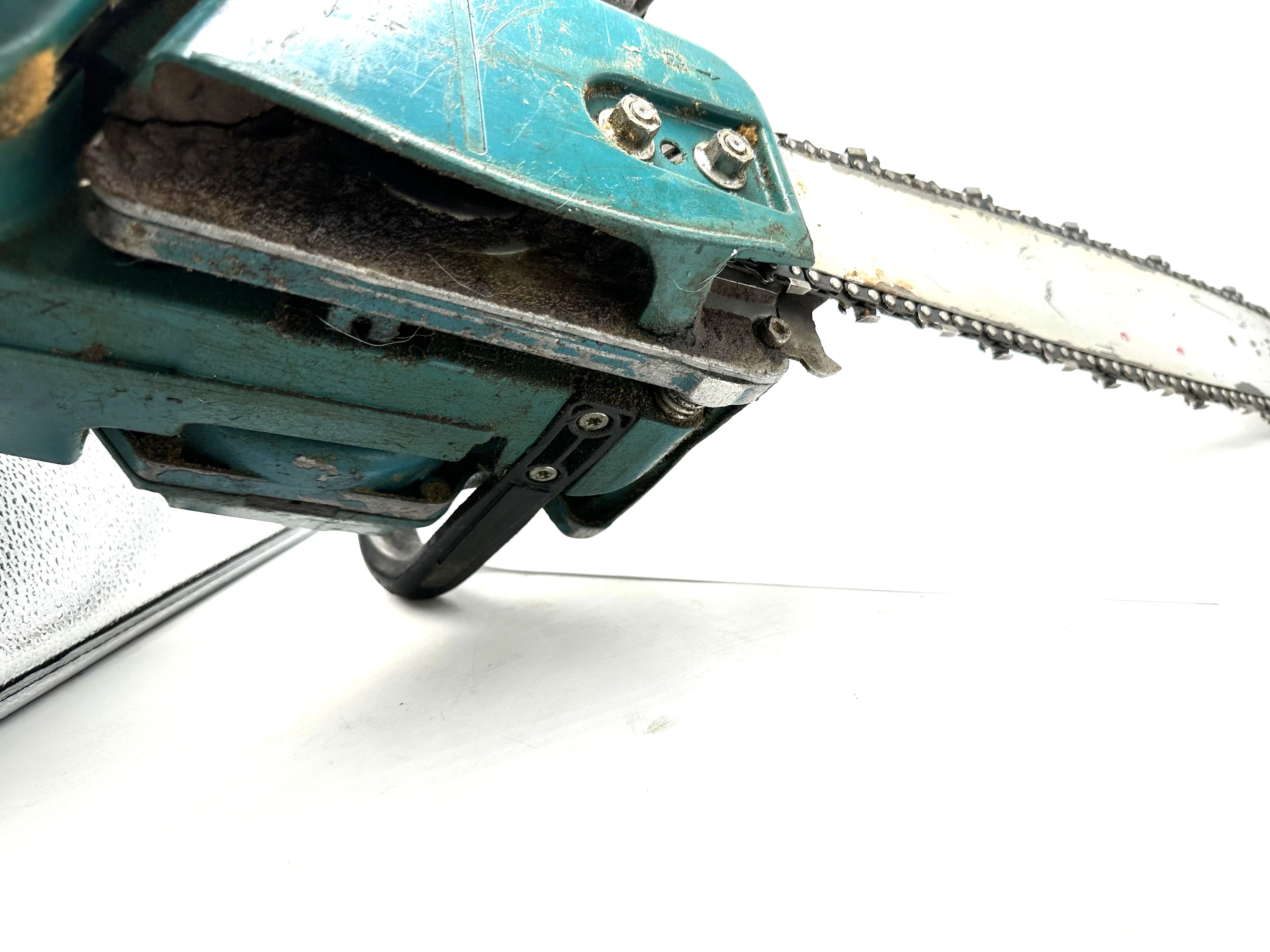 pila-makita-dcs4301-zasilanie-spalinowe