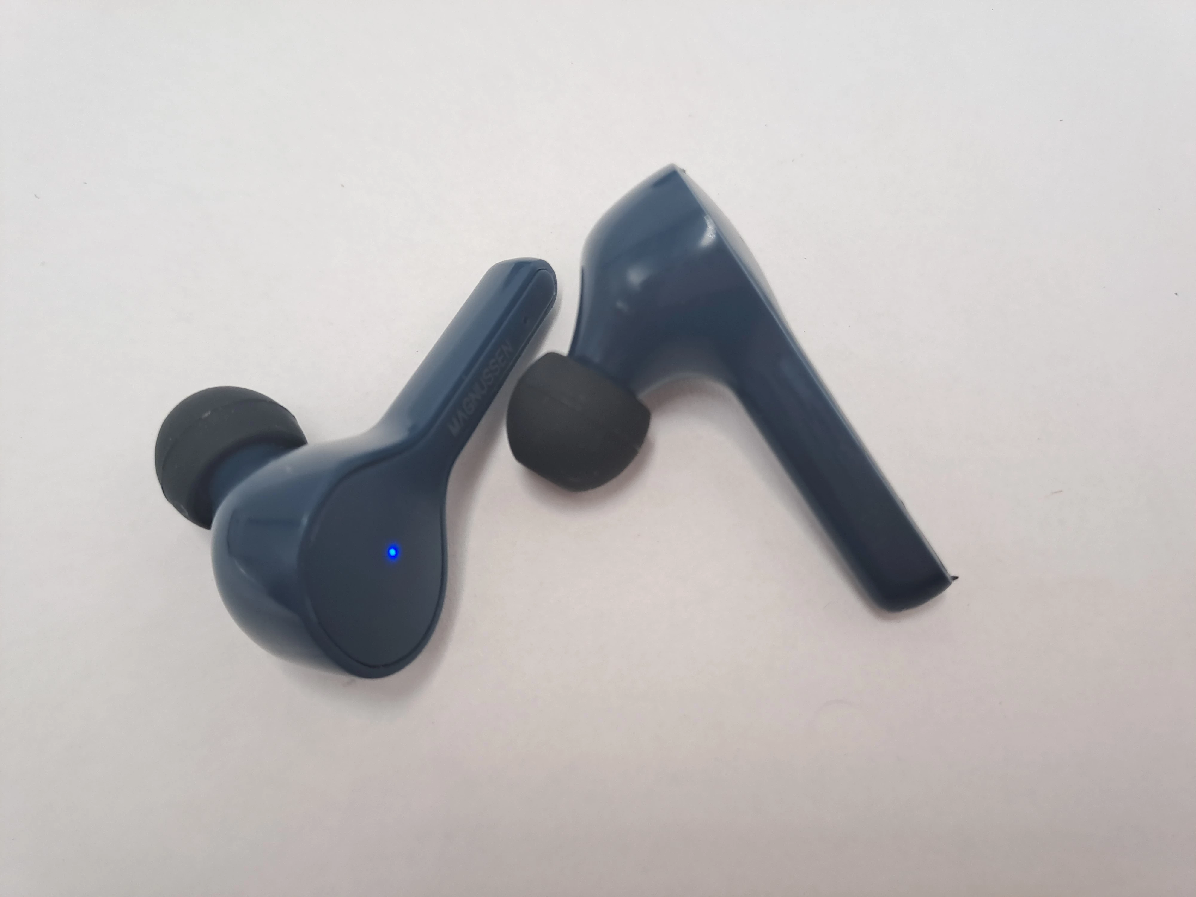 sluchawki-magnussen-m11-transmisja-sygnalu-bluetooth