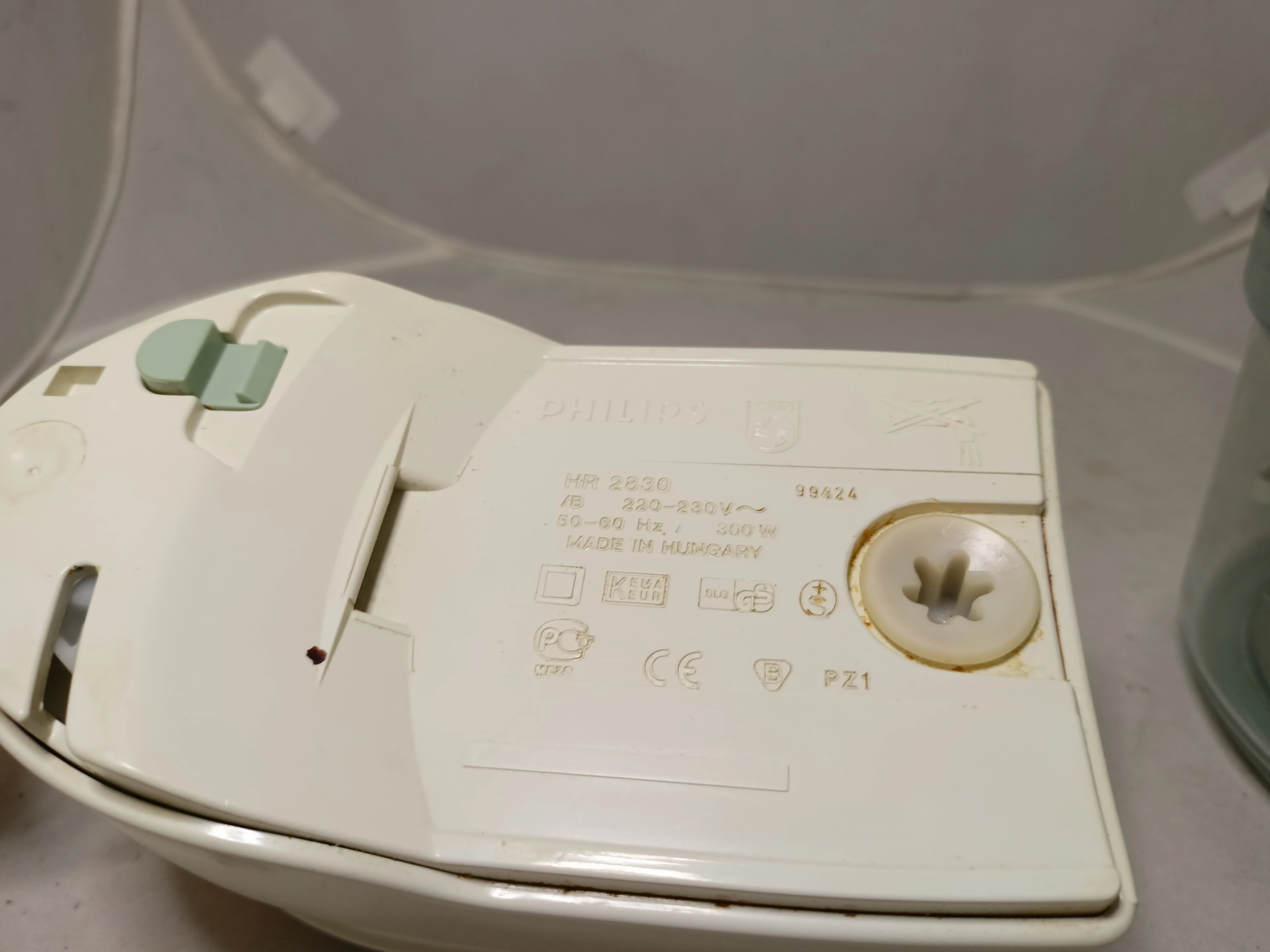 robot-kuchenny-malakser-philips-typ-hr-2830-kolor-dominujacy-bialy