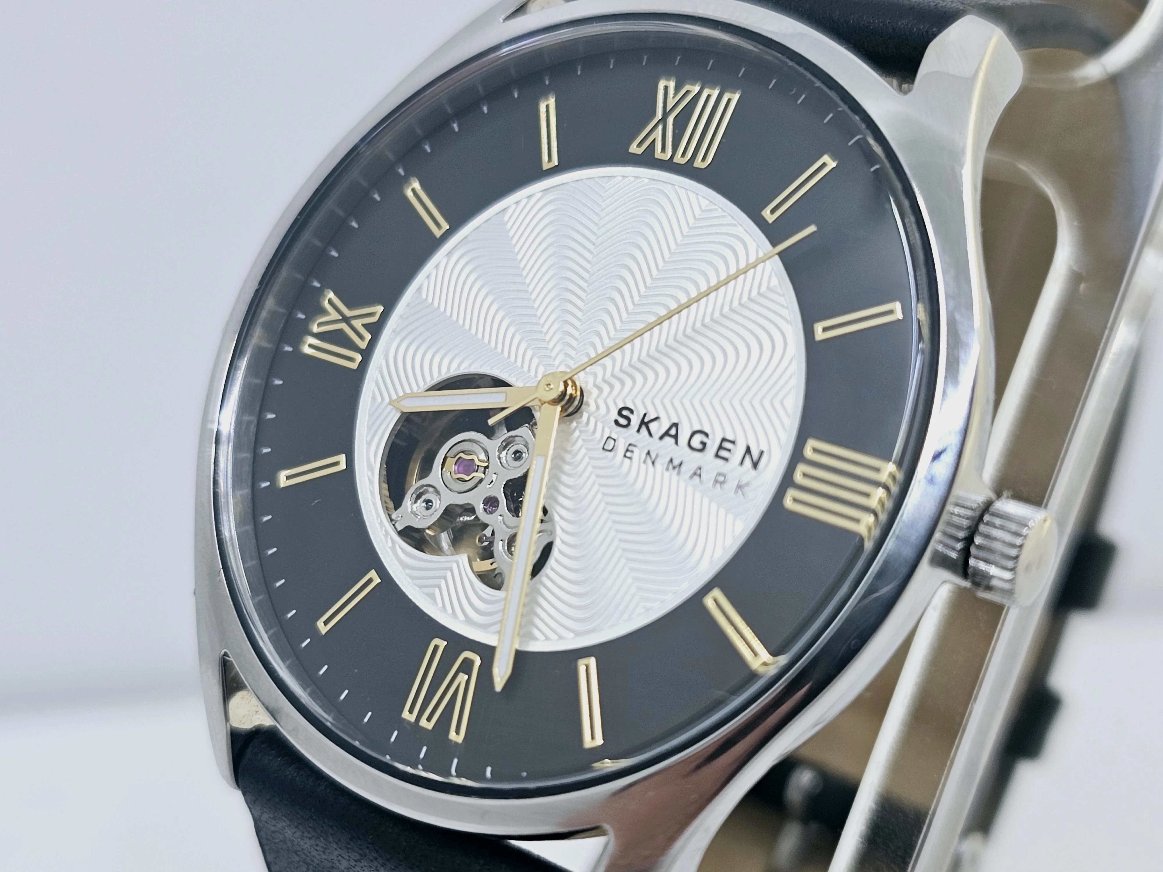 zegarek-genuine-leather-skw6710-ksztalt-koperty-okragla