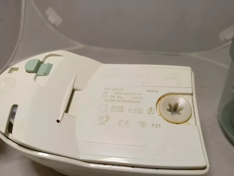 robot-kuchenny-malakser-philips-typ-hr-2830-kolor-dominujacy-bialy