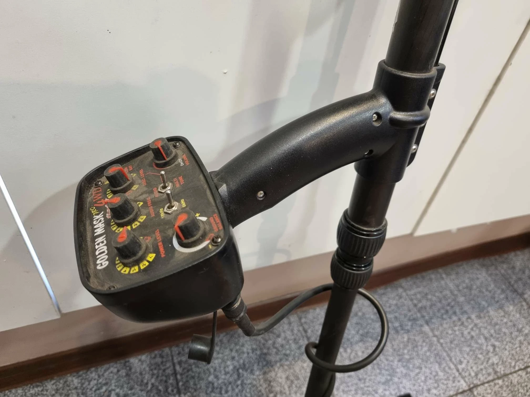 wykrywacz-metali-golden-mask-pro-4wd-farbiarska-22e-mosina