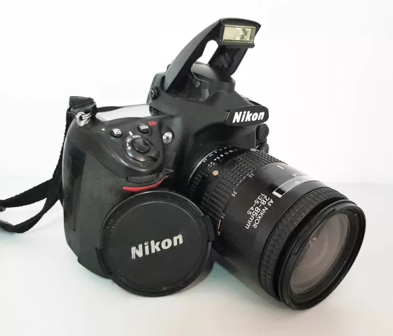 APARAT NIKON D700 + KARTA 8GB+ LAMPA