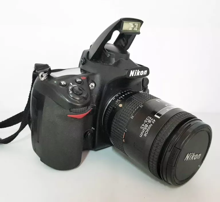 APARAT NIKON D700 + KARTA 8GB+ LAMPA