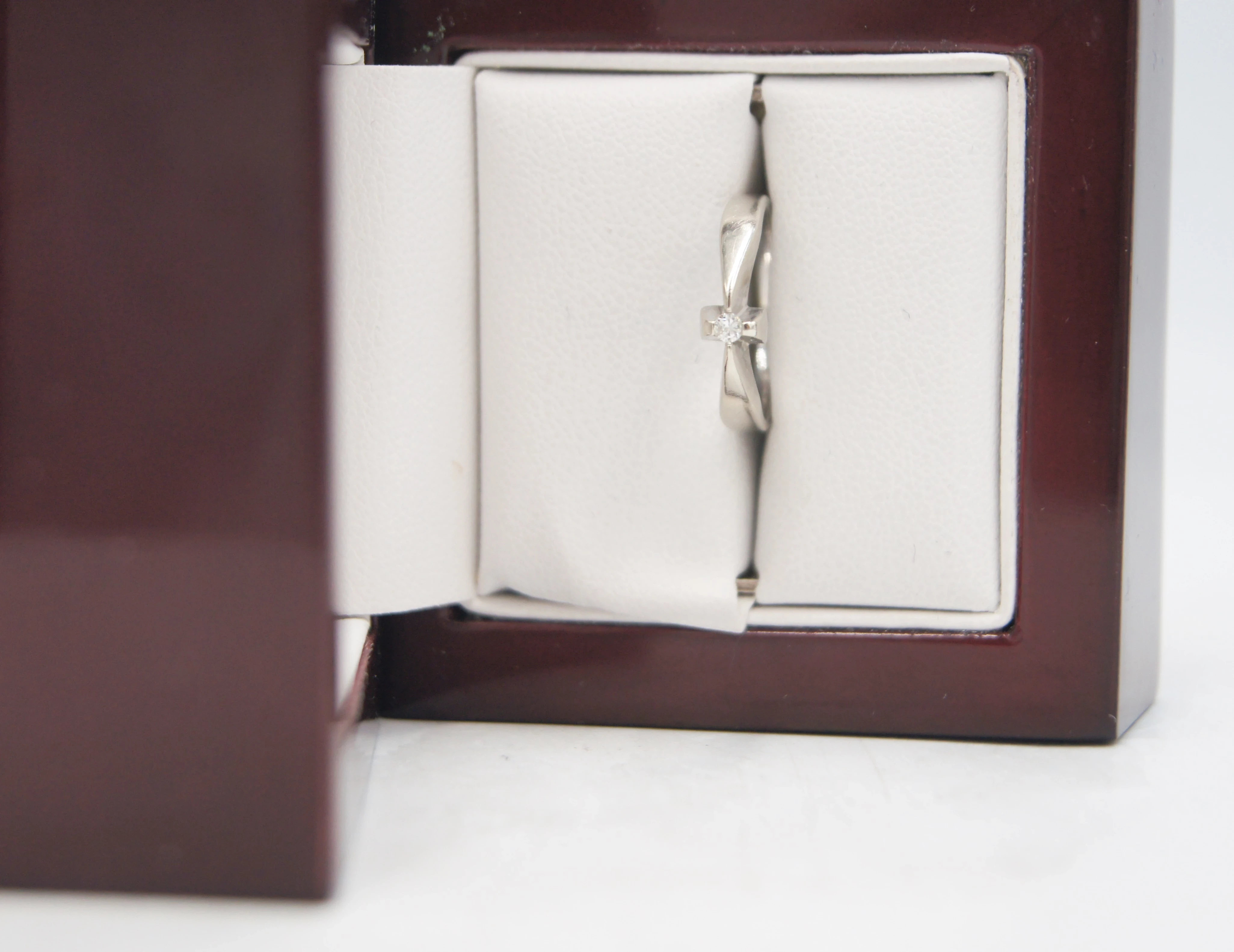 zloty-pierscionek-z-brylantem-585-14k-267g-0035ct-r8-marka-226434-1778240