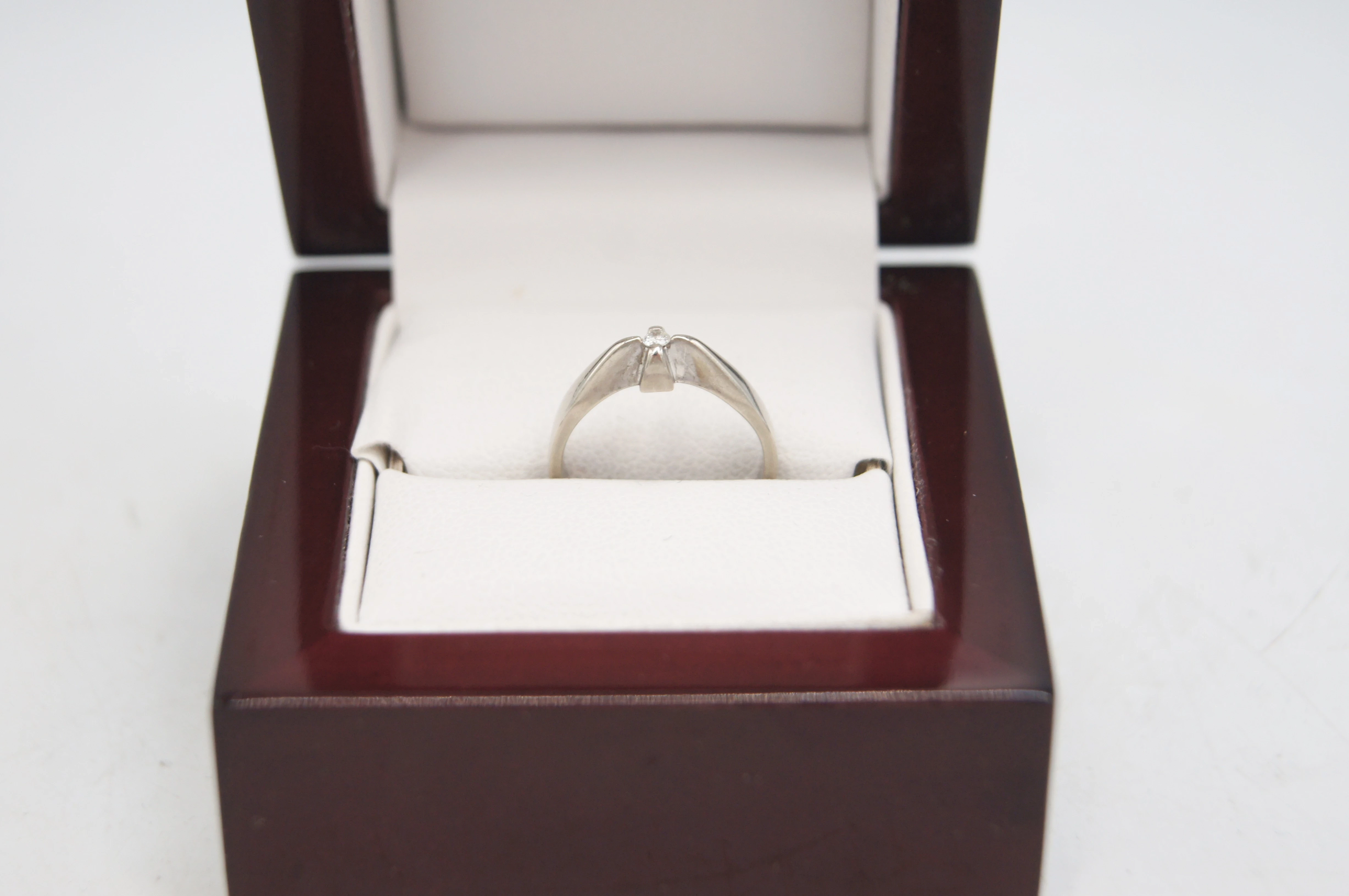 zloty-pierscionek-z-brylantem-585-14k-267g-0035ct-r8-pulawska-103-warszawa