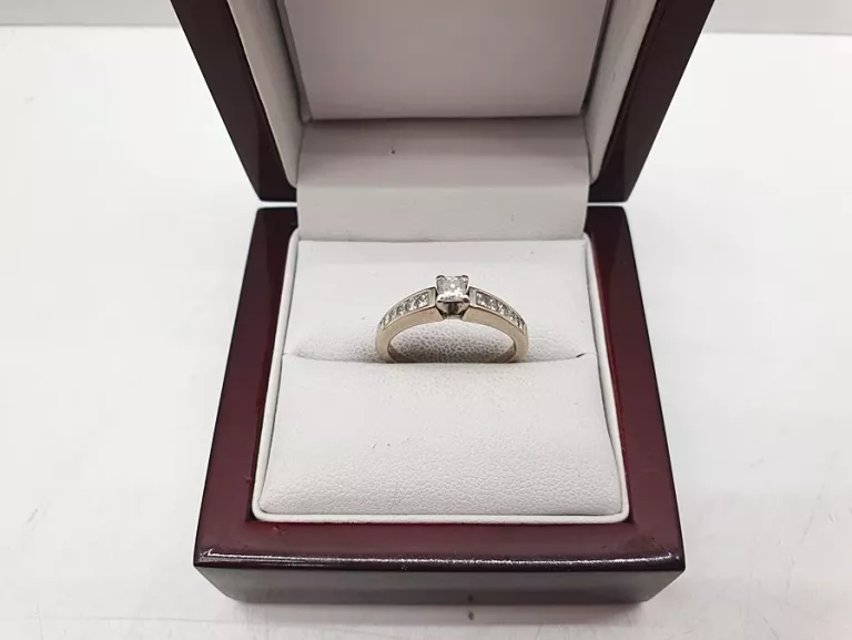 zareczynowy-zloty-pierscionek-brylanty-p585-r14-stan-11323-2