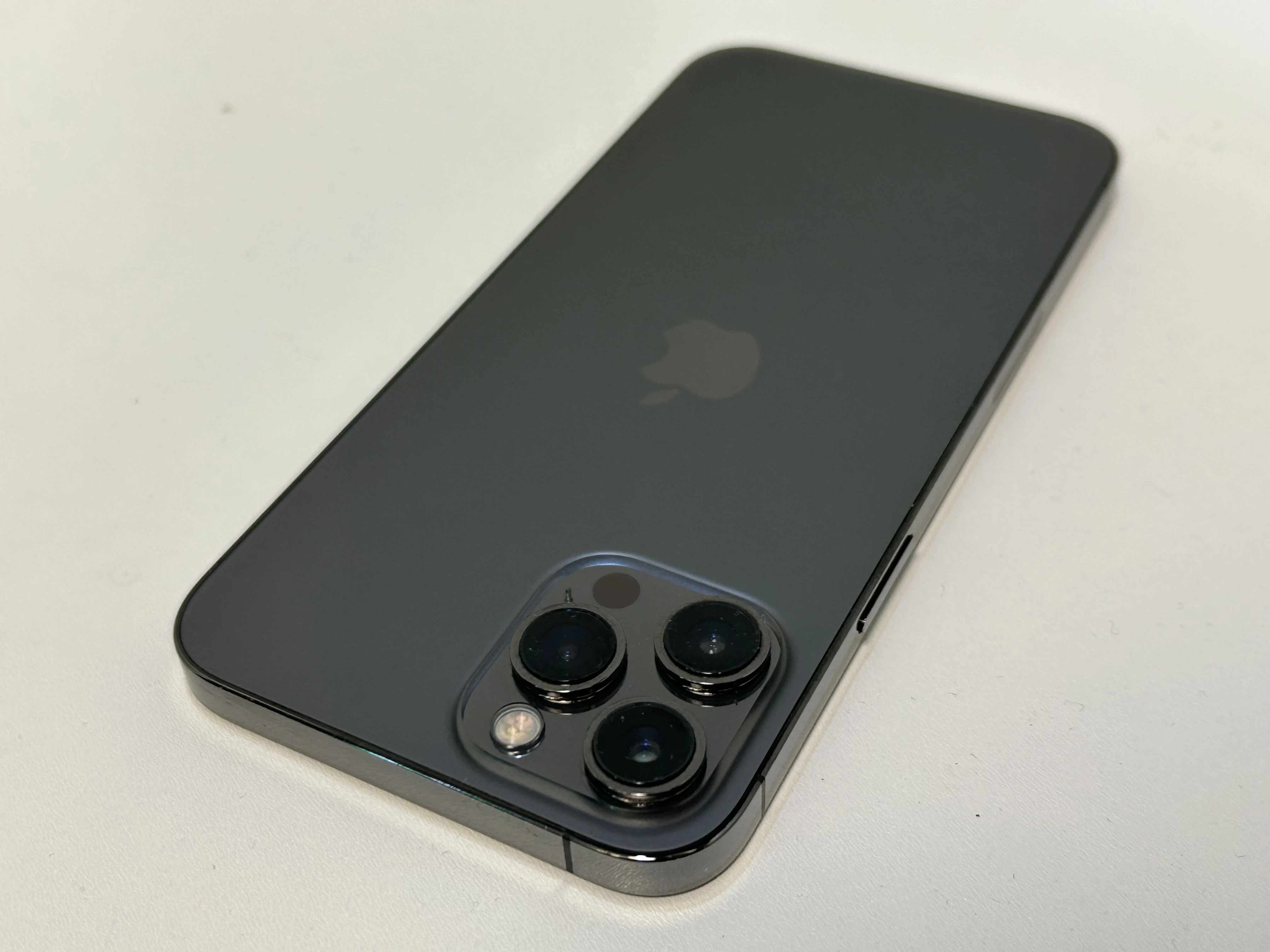 telefon-iphone-12-pro-max-256gb-bat-81-pudelko-wbudowana-pamiec-256-gb