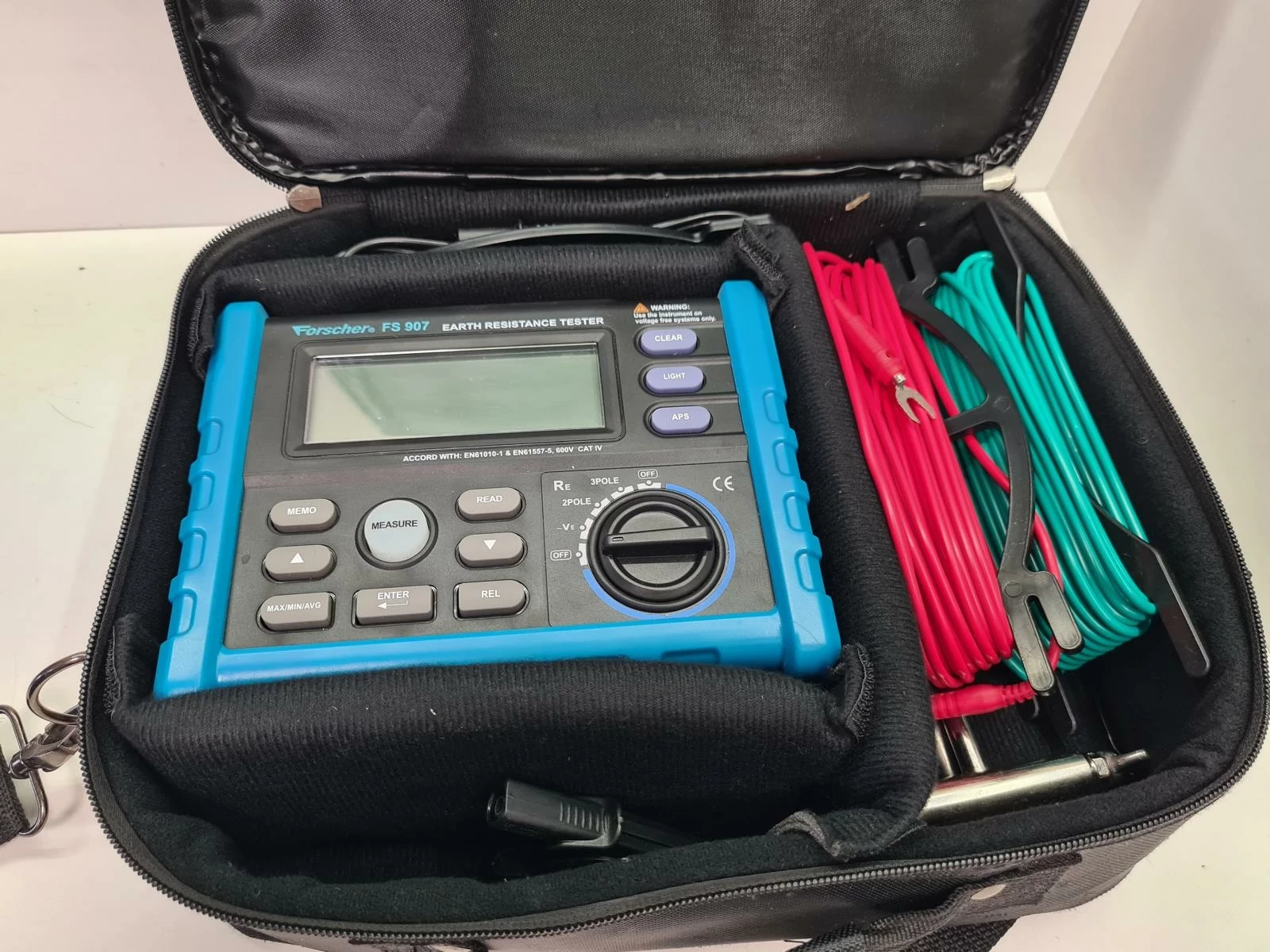miernik-rezystancji-uziemienia-wzorcowany-fs907-stan-uzywany