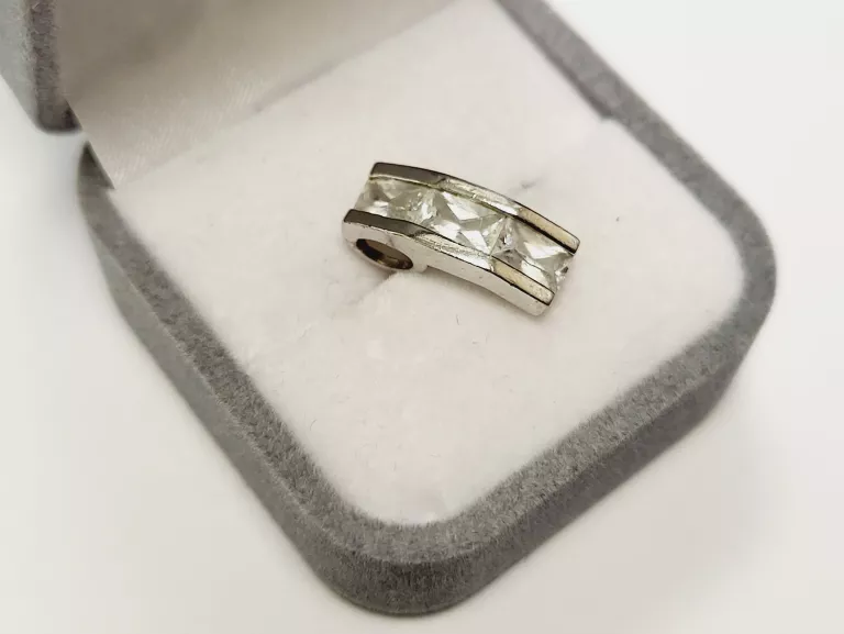 ZAWIESZKA PROSTOKĄT SREBO 925 2,48 G