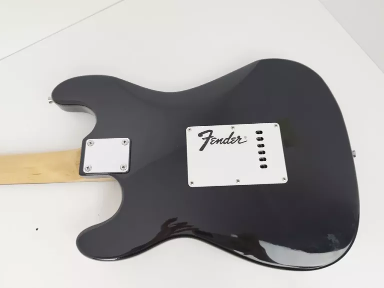 GITARA ELEKTRYCZNA FENDER STRATOCASTER