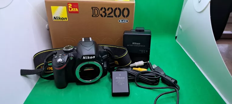 NIKON D3200 CZARNY +AF-S DX VR 18-105