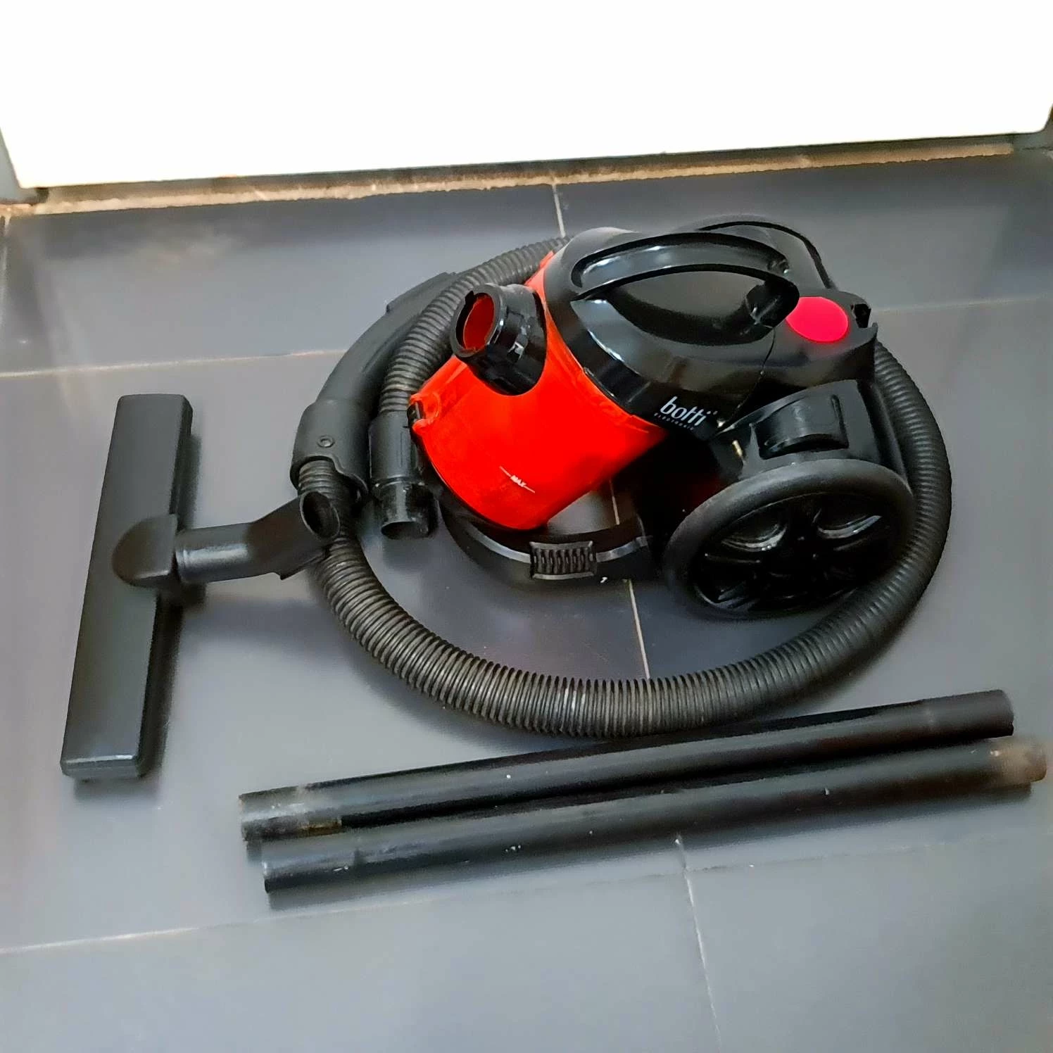 odkurzacz-bezworkowy-botti-bracka-29f-pabianice