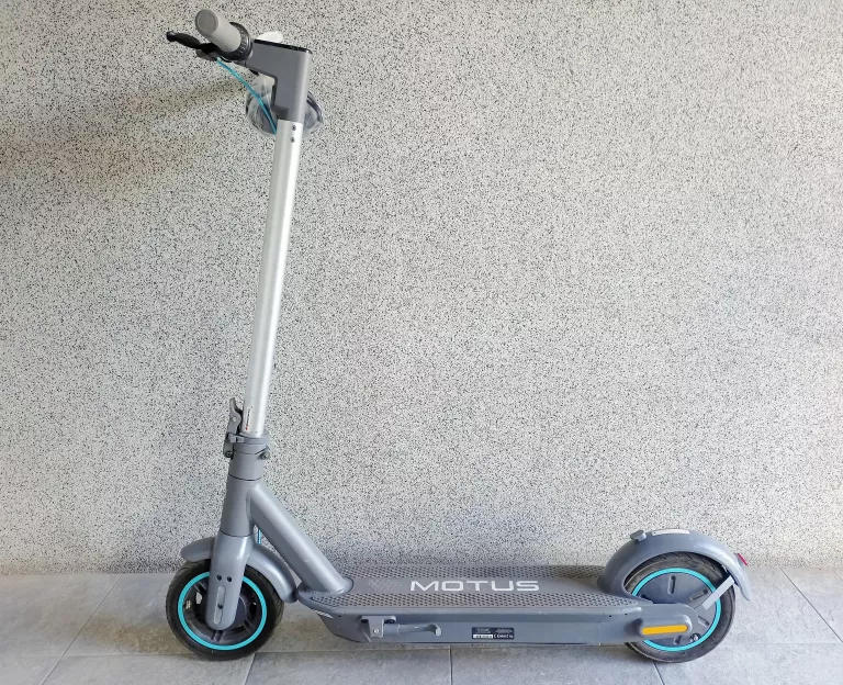 HULAJNOGA MOTUS SCOOTY 10 2022 + ŁADOWARKA