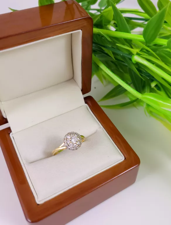 OLŚNIEWAJĄCY ZŁOTY PIERŚCIONEK 2,31G 585 R.11