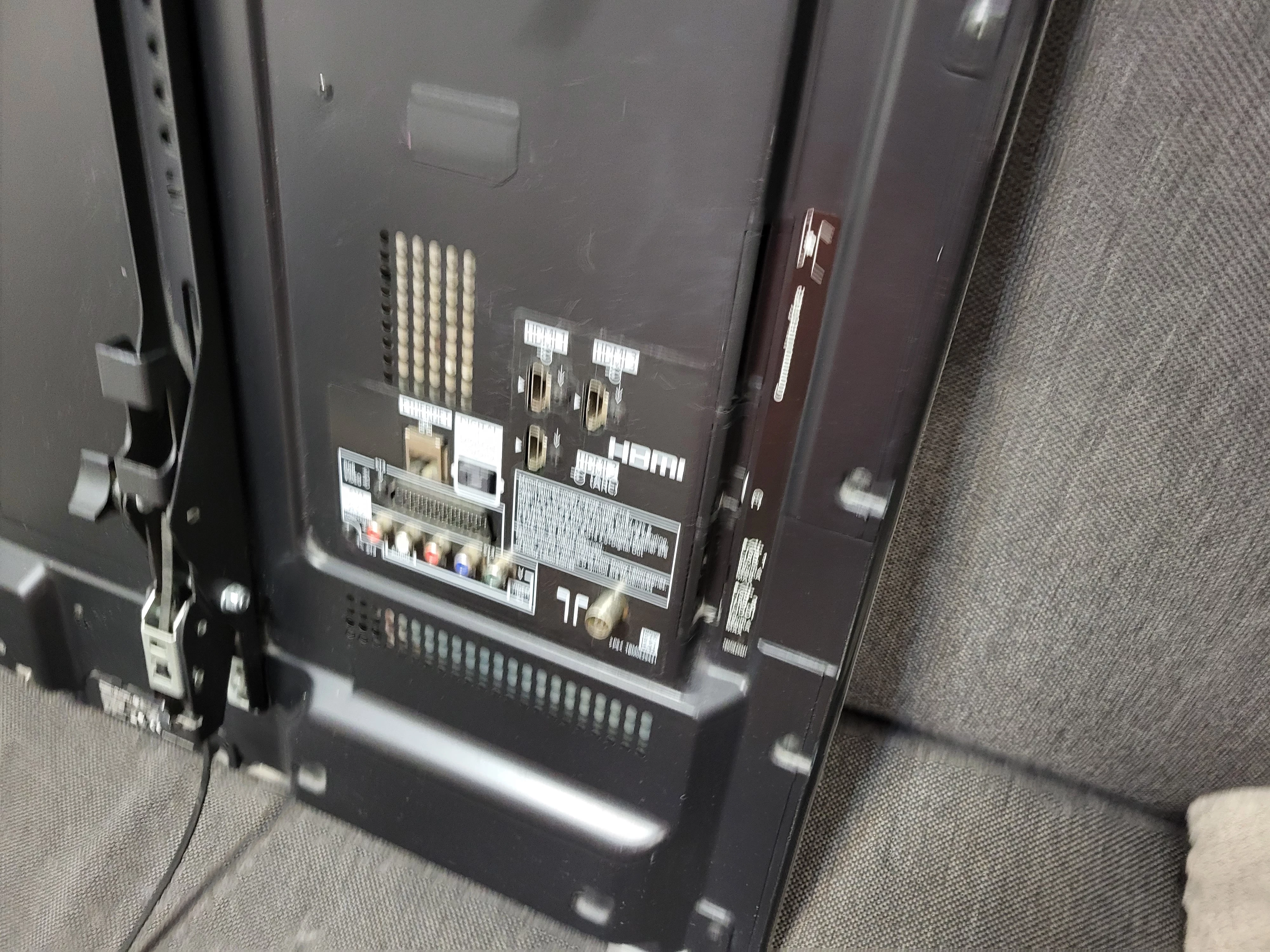 telewizor-panasonic-tx-l42e6e-z-pilotem-bez-nozek-kosciuszki-641-olsztyn