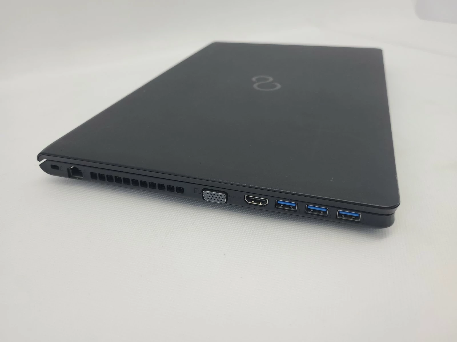 fujitsu-lifebook-a357-156-intel-core-i5-8-gb-seria-procesora-intel-core-i5