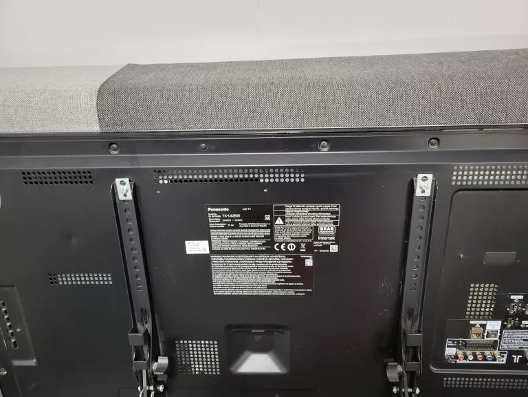 telewizor-panasonic-tx-l42e6e-z-pilotem-bez-nozek-marka-panasonic