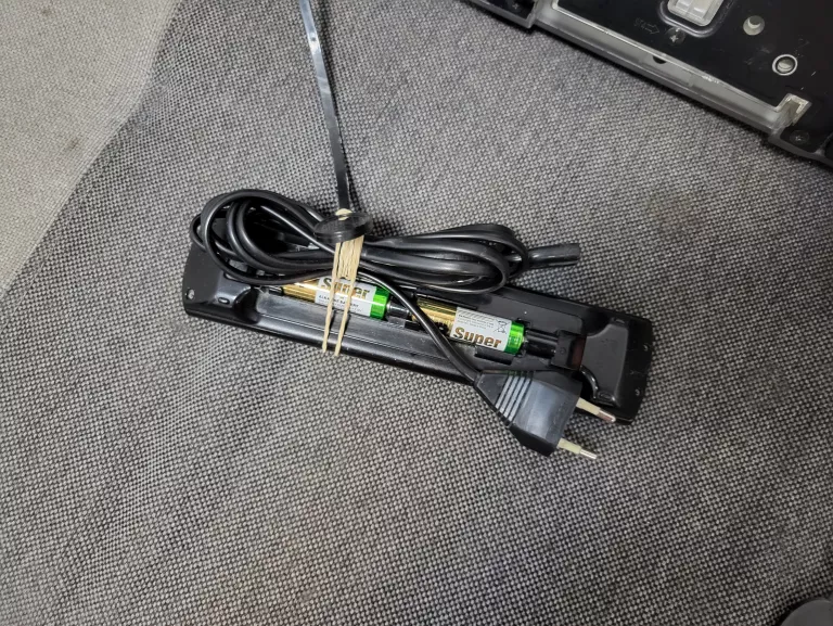 telewizor-panasonic-tx-l42e6e-z-pilotem-bez-nozek-ean-gtin-5025232709311