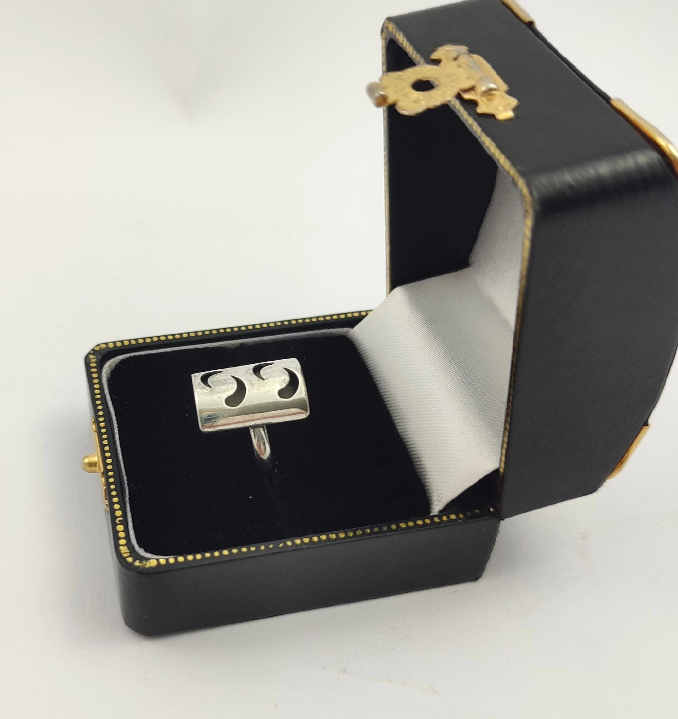 srebrny-pierscionek-pr925-roz12-stan-11323-2