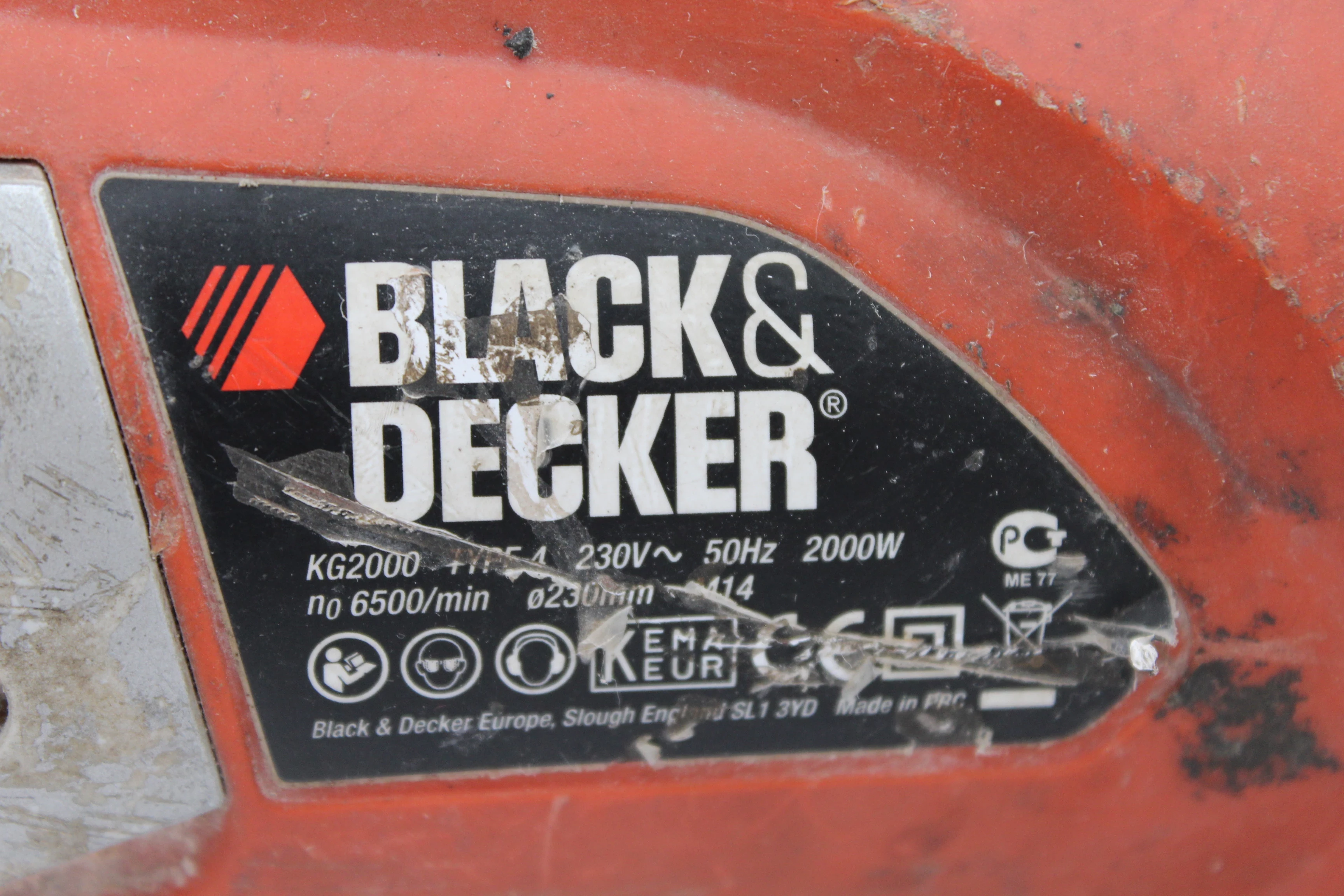 szlifierka-katowa-black-decker-kg2000-stan-uzywany