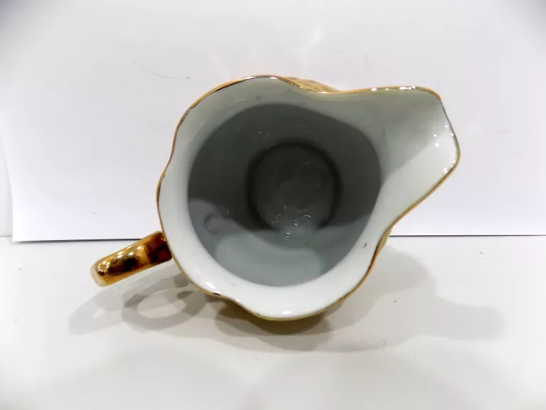 ŁADNY SERWIS KAWOWY 6 OS WAŁBRZYCH PORCELANA