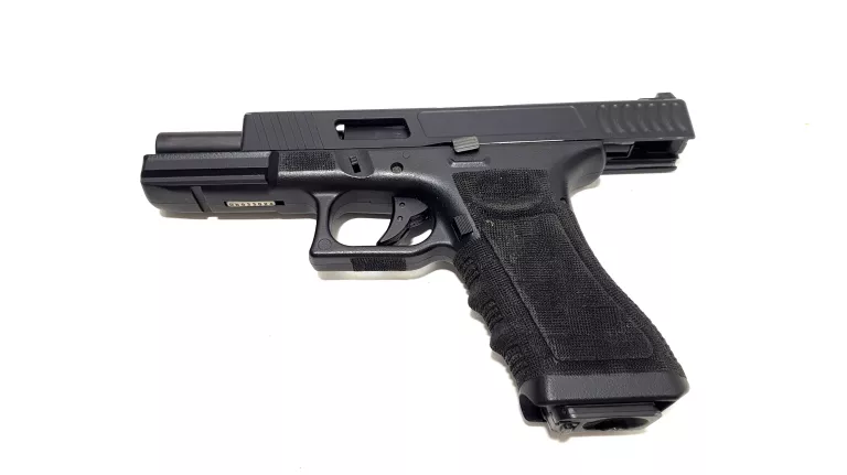 PISTOLET ASG KJW KP-13 BEZ KLAPKI NA NABÓJ CO2
