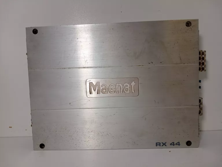 WZMACNIACZ SAMOCHODOWY 4 KANAŁOWY MAGNAT RX44