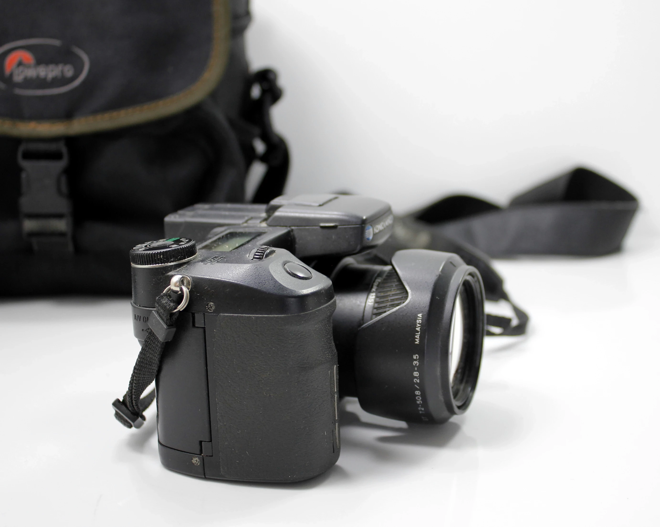 aparat-konica-minolta-dimage-a2-rozmiar-matrycy-inny