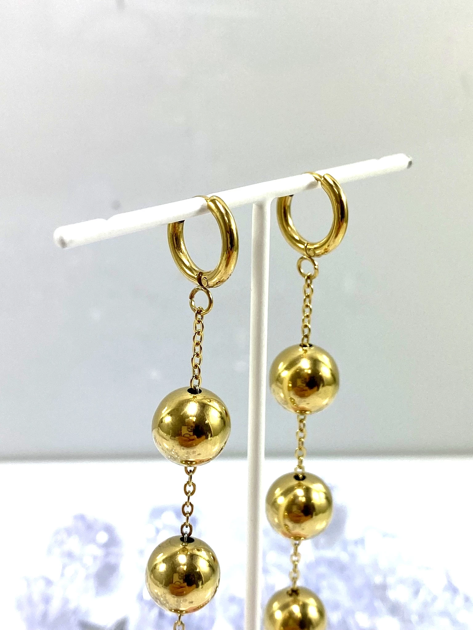 kolczyki-stal-pozlacana-wiszace-kulki-zamk-bigiel-rodzaj-zapiecia-2207-1