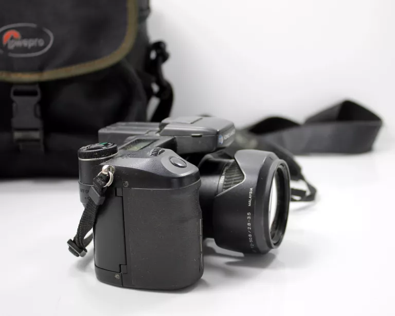 aparat-konica-minolta-dimage-a2-rozmiar-matrycy-inny