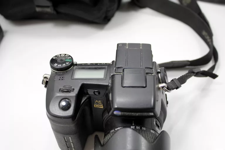 aparat-konica-minolta-dimage-a2-w-zestawie-korpus-obiektyw