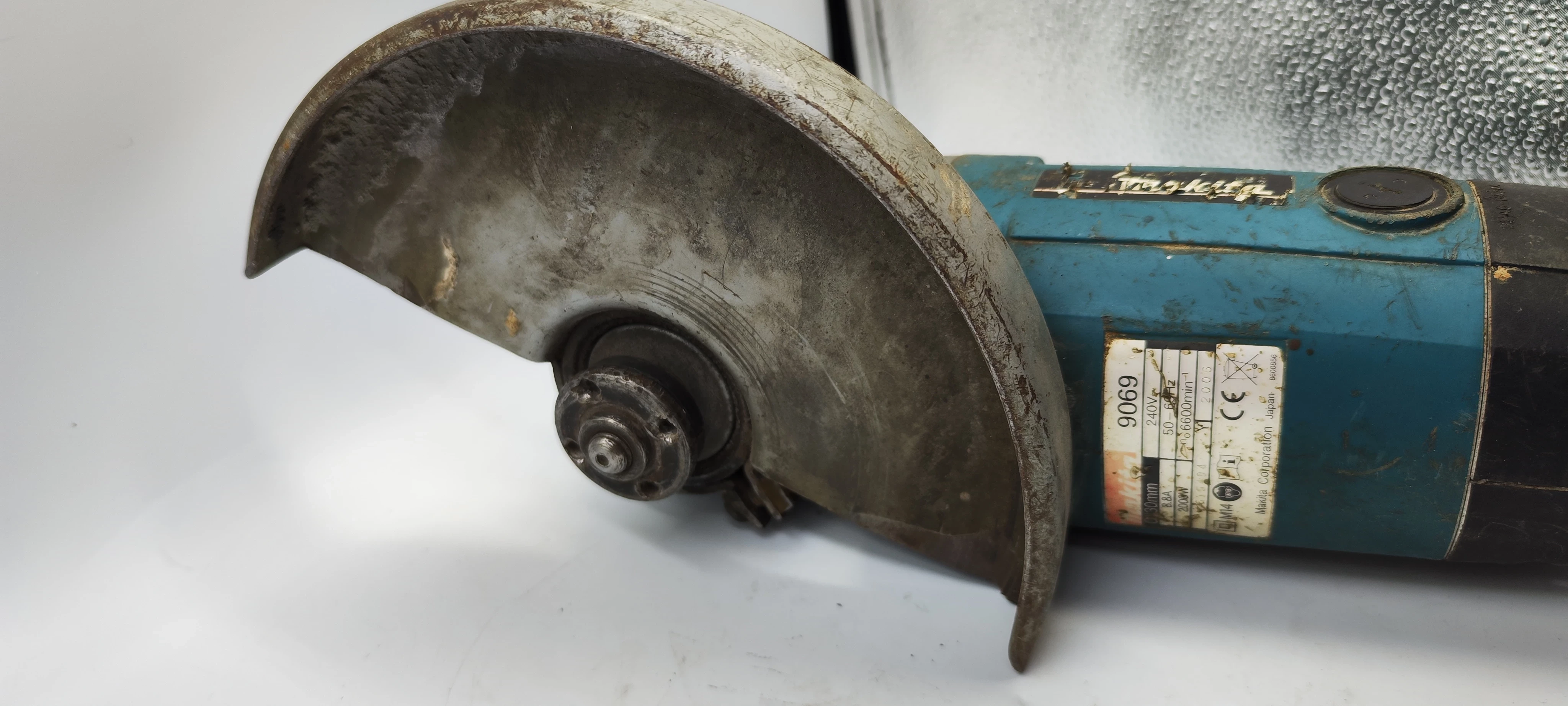 szlifierka-katowa-makita-9069-kod-producenta-9069