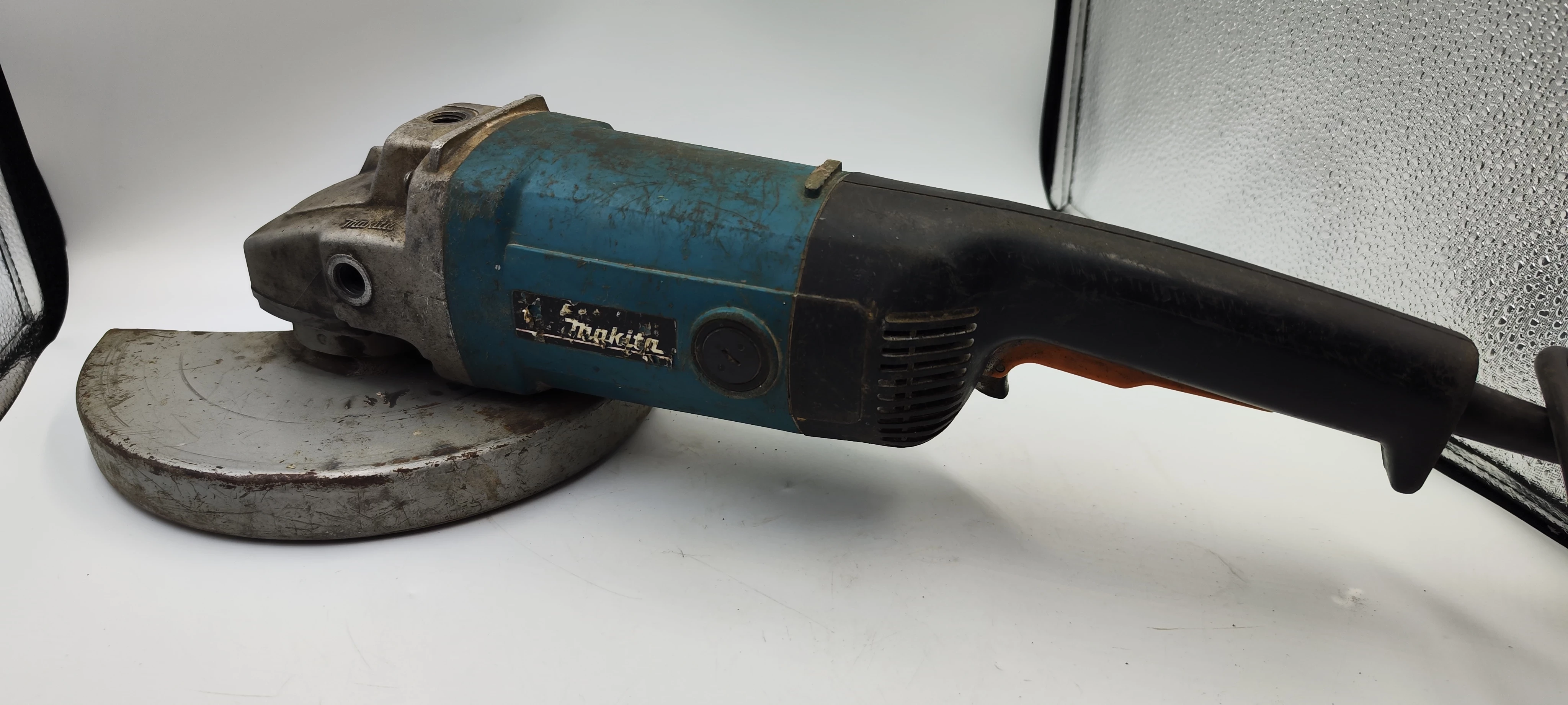 szlifierka-katowa-makita-9069-stan-uzywany