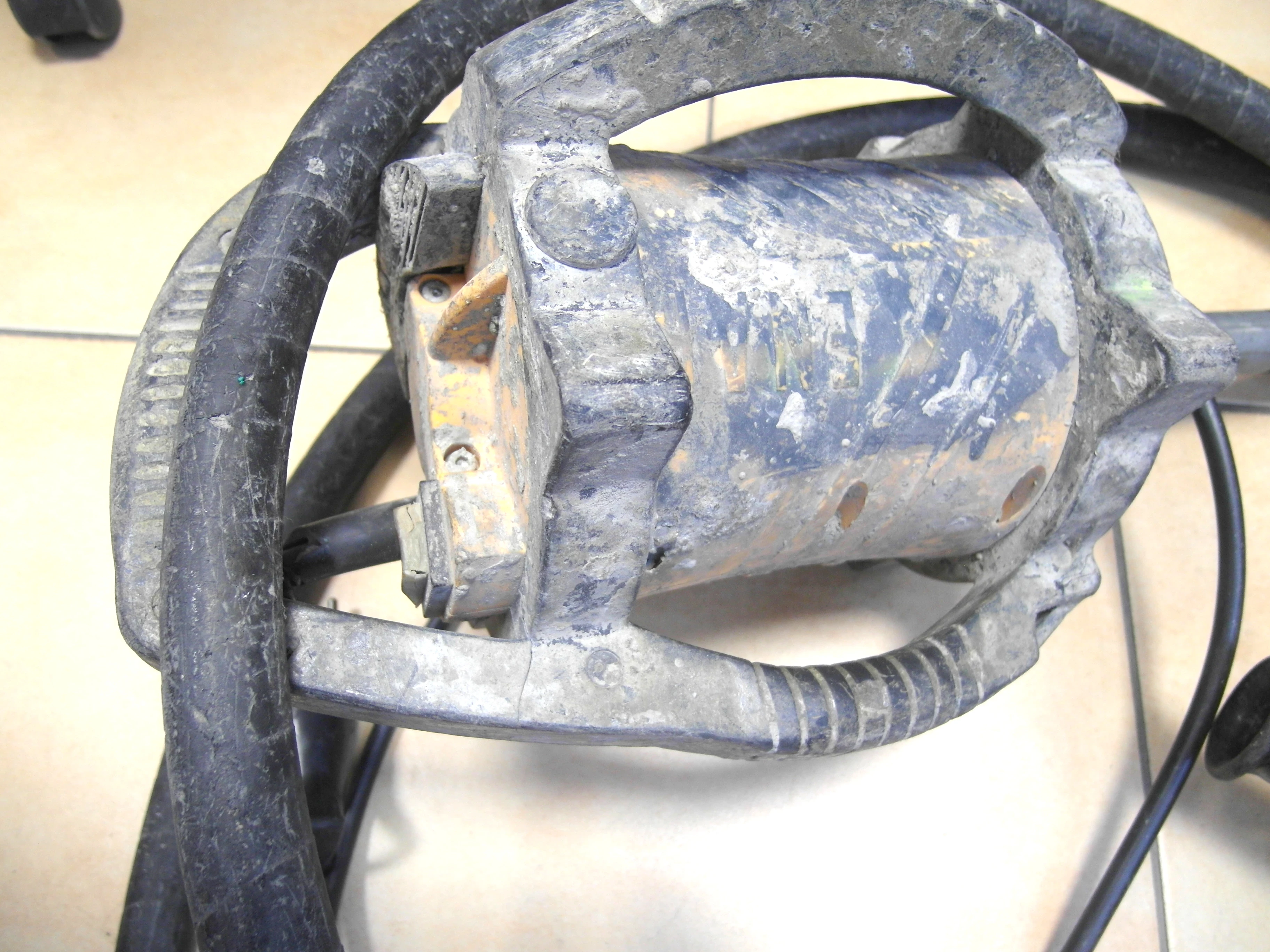 wibrator-do-betonu-enar-dingo-bulawa-stan-uzywany