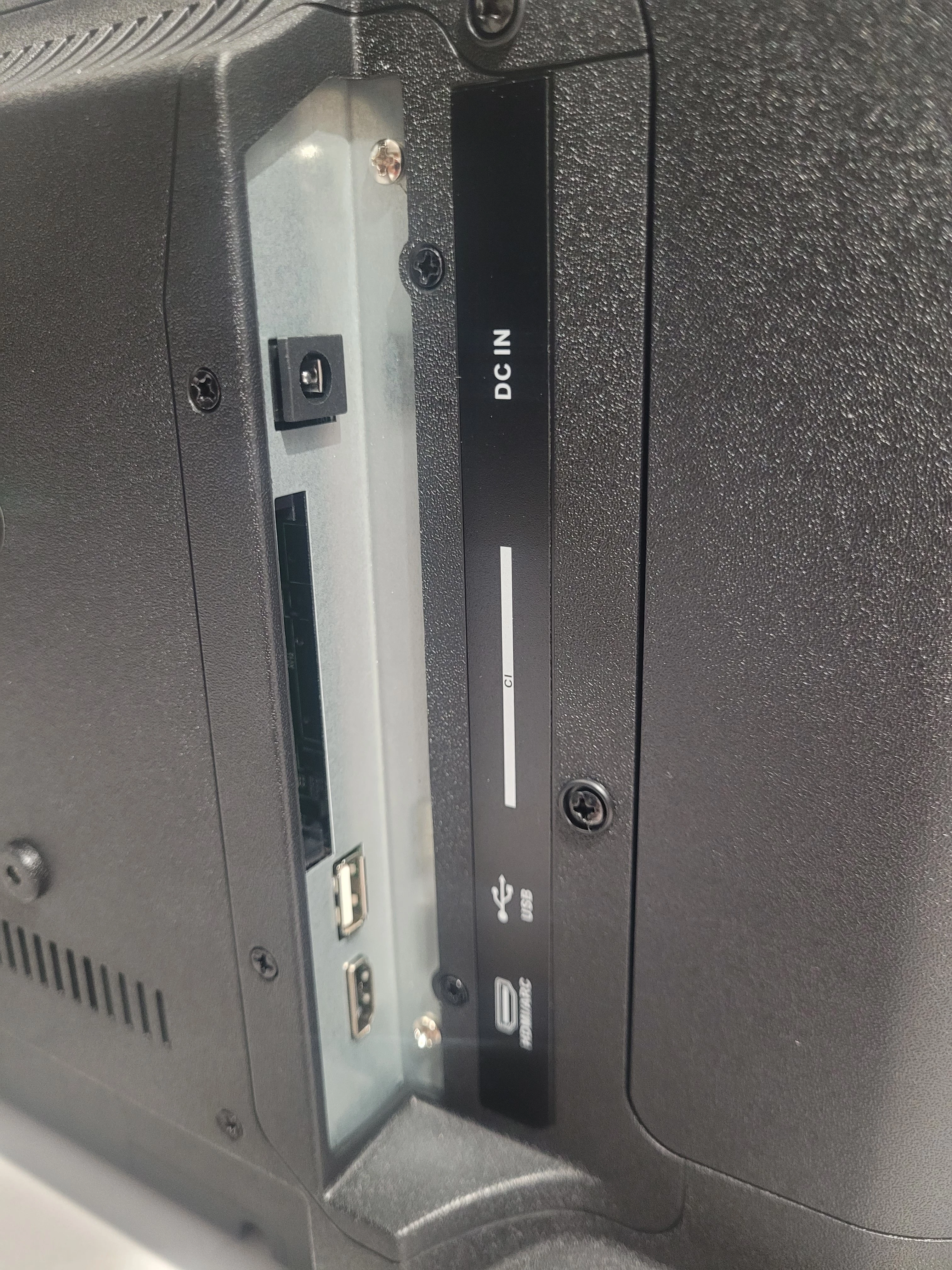 telewizor-skymaster-22sf3510-zestaw-przekatna-ekranu-cale-22