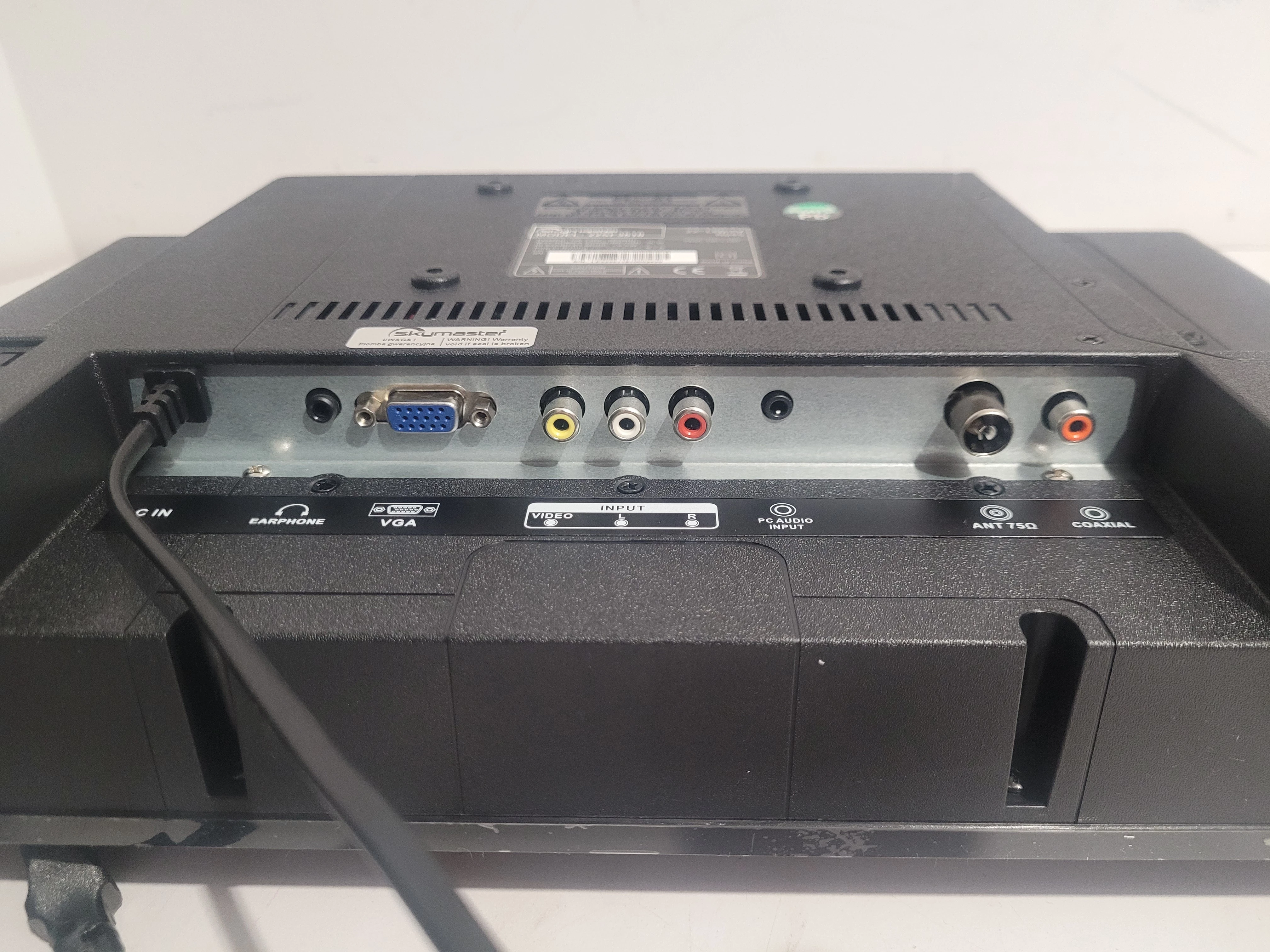 telewizor-skymaster-22sf3510-zestaw-smart-tv-nie