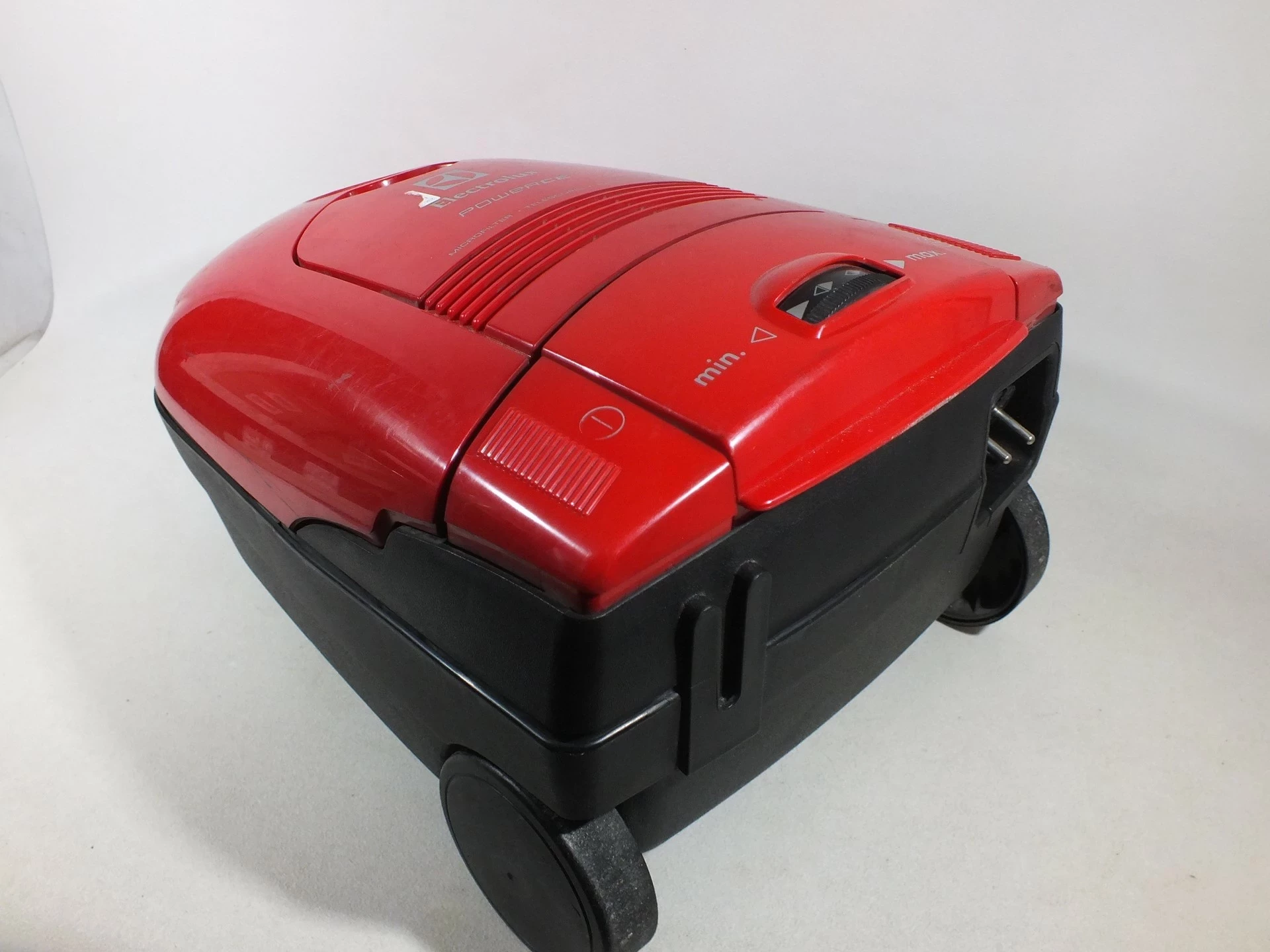 odkurzacz-elextrolux-powerce-pud-rodzaj-odkurzacza-workowy