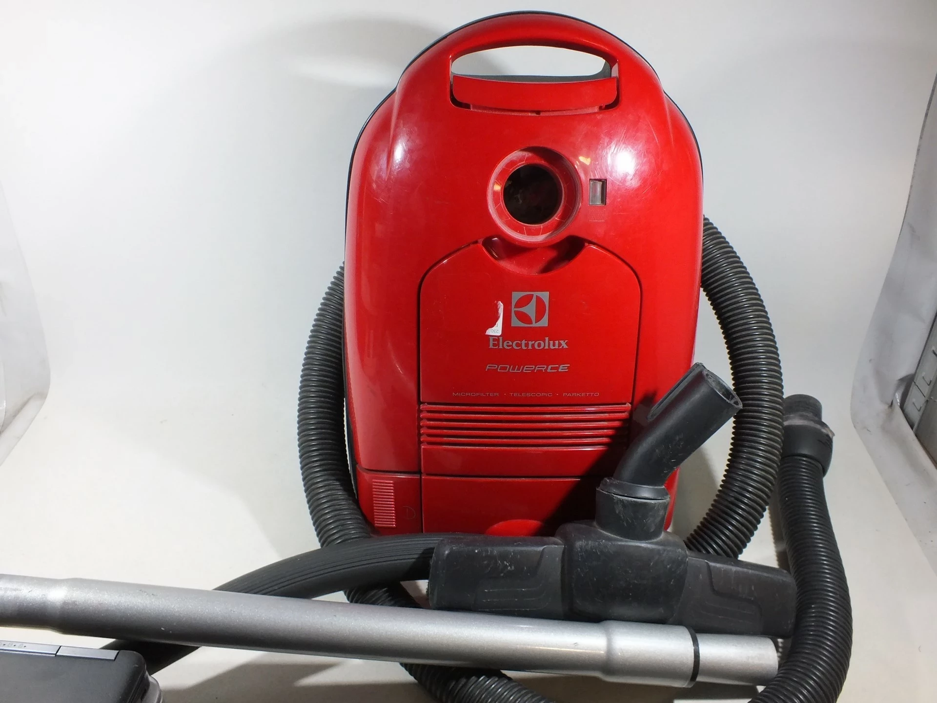 odkurzacz-elextrolux-powerce-pud-starzynskiego-9d-ozorkow