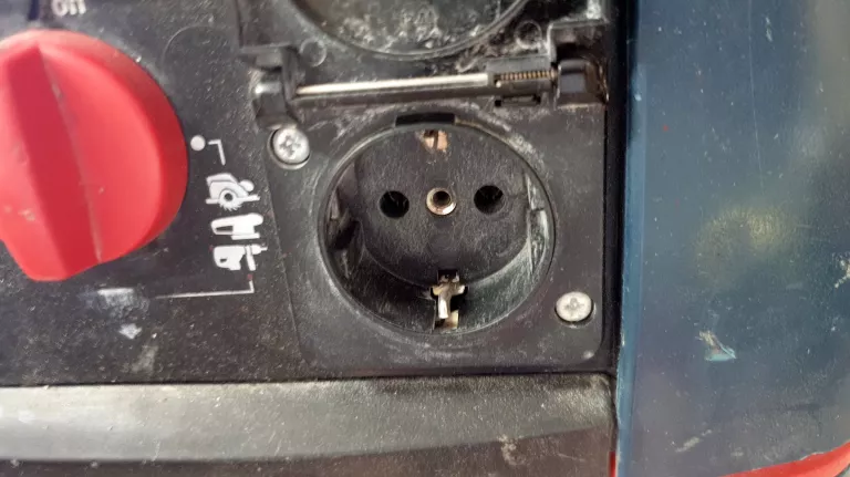 odkurzacz-bosch-gas-50-bez-rury-pojemnosc-zbiornika-45