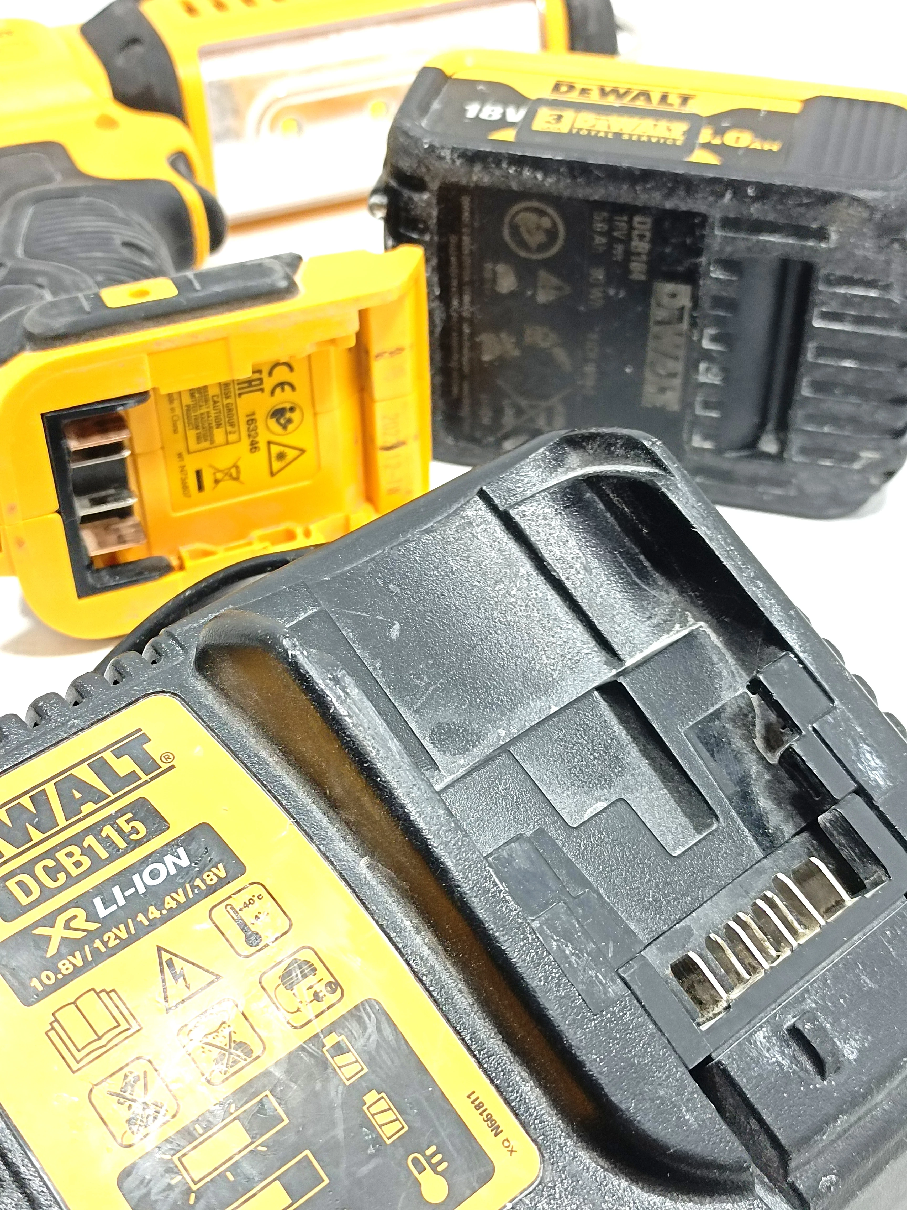 latarka-dewalt-dcl050-type-2-stan-uzywany