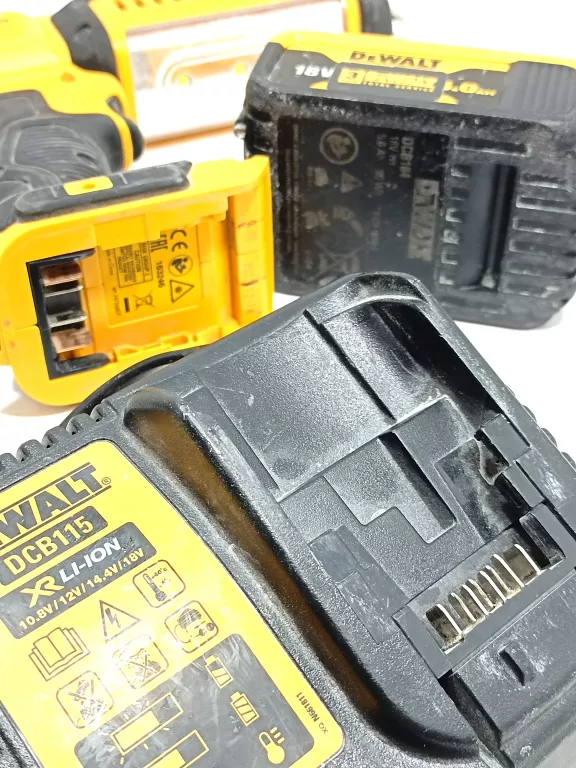 latarka-dewalt-dcl050-type-2-stan-uzywany