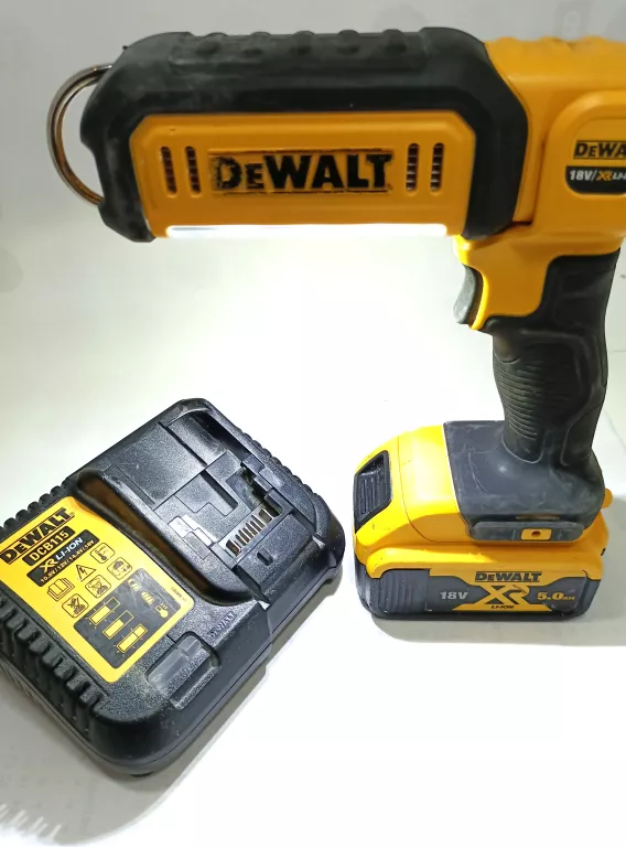 latarka-dewalt-dcl050-type-2-stan-uzywany