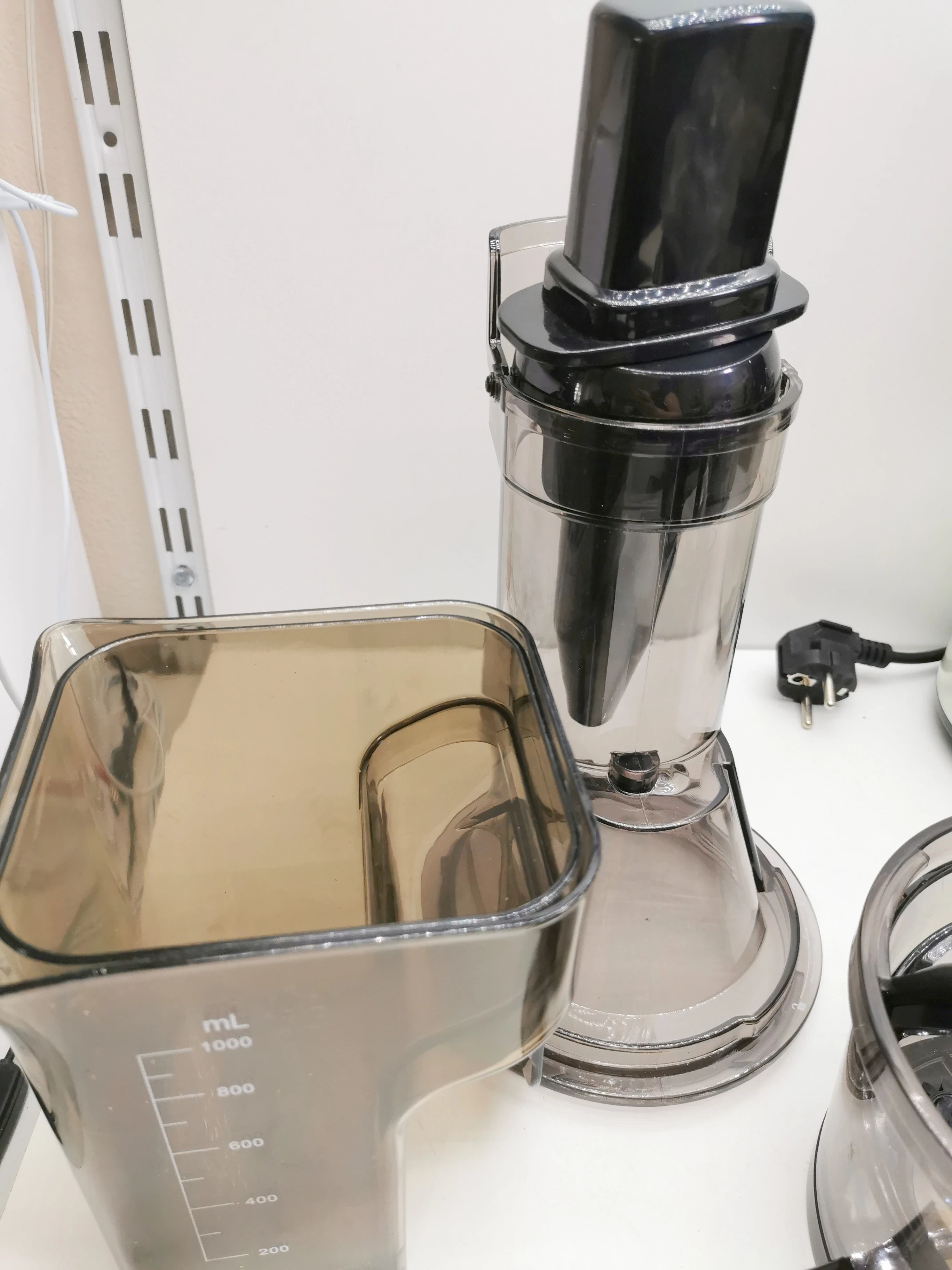 wyciskarka-wolnoobrotowa-sybilla-welmax-komplet-stan-uzywany