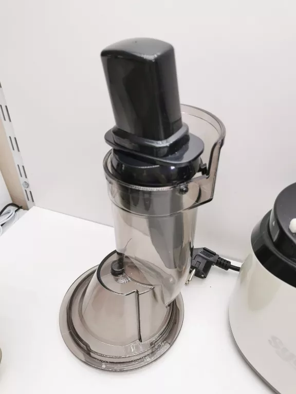 wyciskarka-wolnoobrotowa-sybilla-welmax-komplet-rodzaj-pionowa