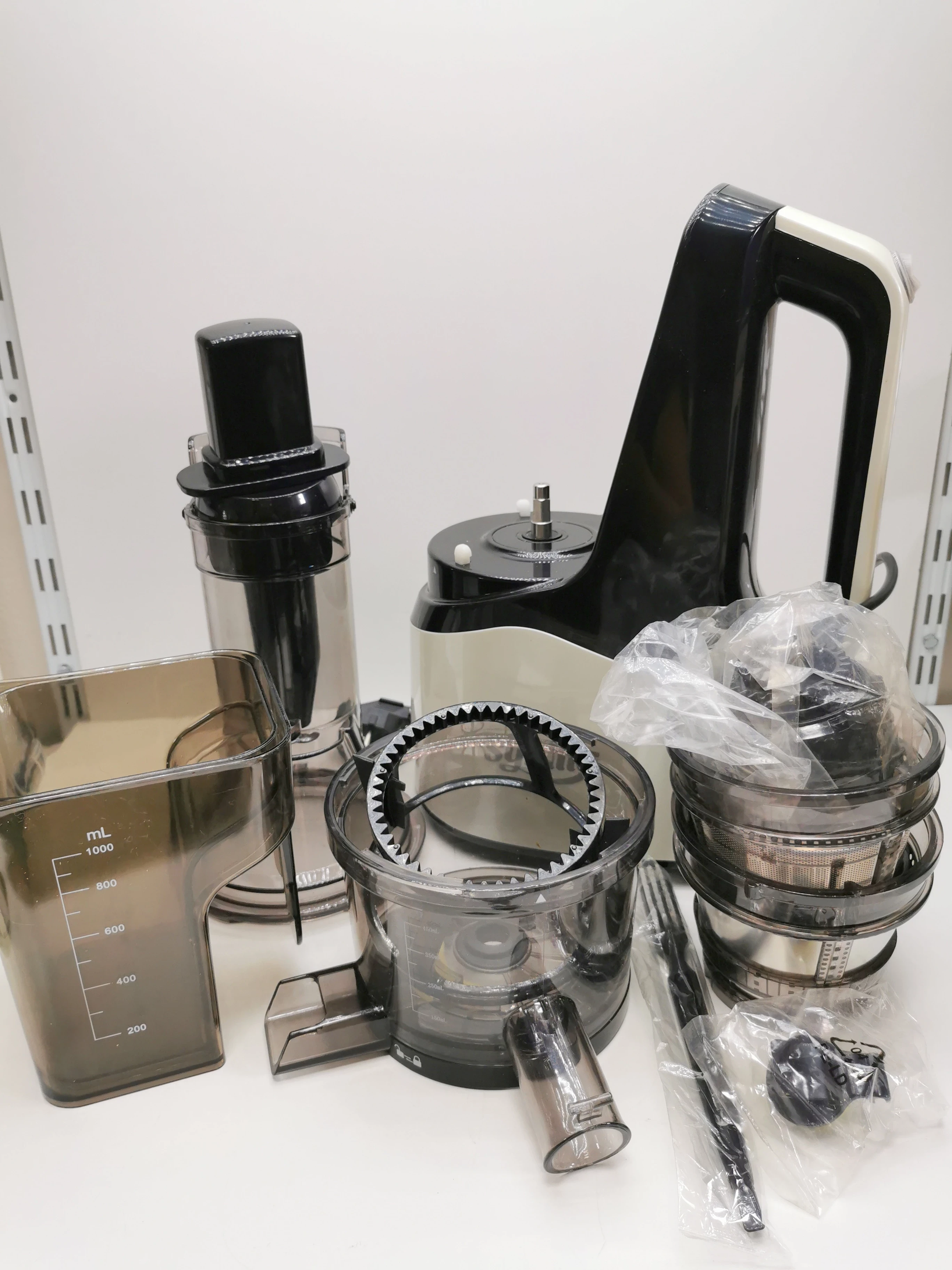 wyciskarka-wolnoobrotowa-sybilla-welmax-komplet-gen-augusta-emila-fieldorfa-nila-2c-ostroleka