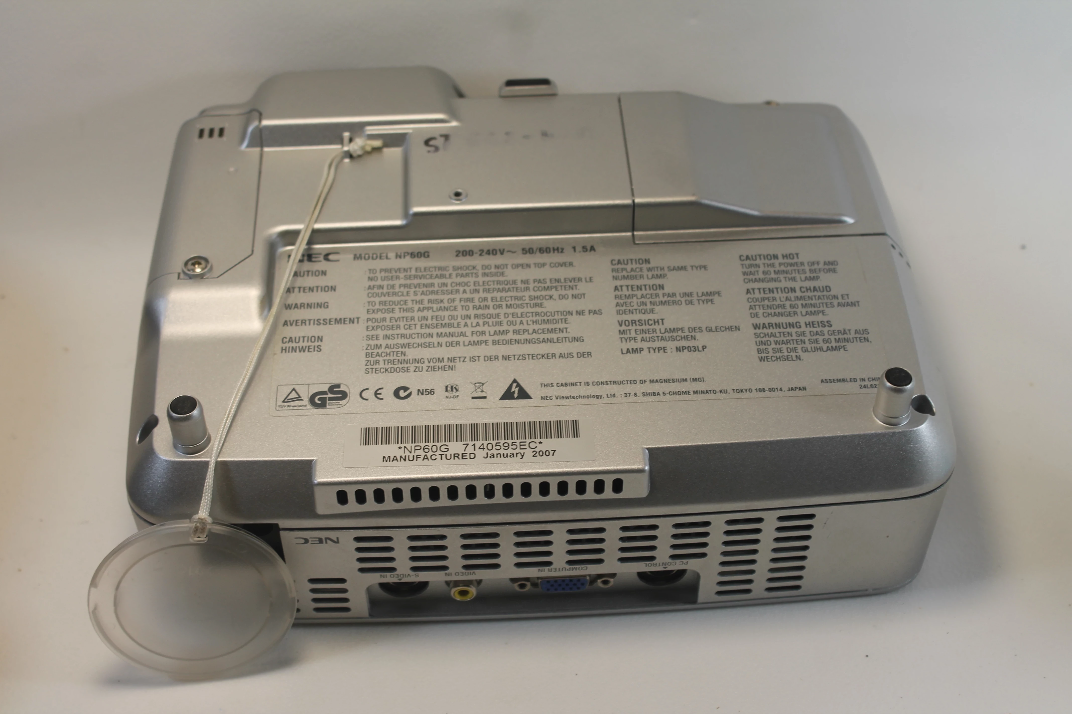 projektor-nec-np60g-komplet-kolor-srebrny