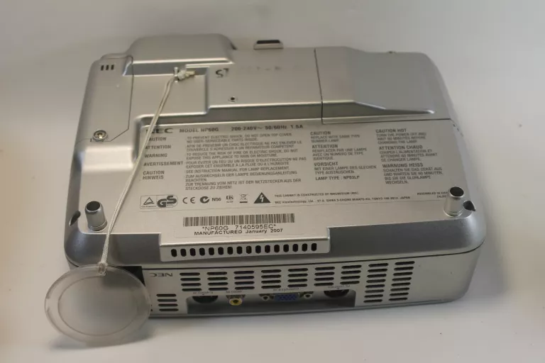 projektor-nec-np60g-komplet-kolor-srebrny